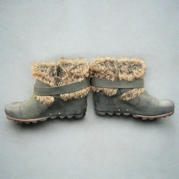 Sorel Women's Black Joan Of Arctic NL1984-010 Faux Fur Wedge Ankle Boots 9  NWOT - Picture 4 of 8
